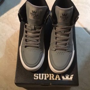 BIG KIDS GREY-WHITE VAIDER SUPRA HIGH-TOPS